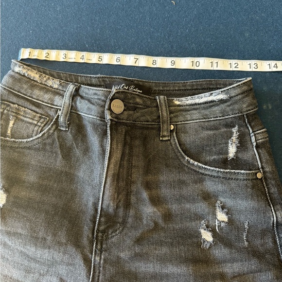 RISEN distressed black denim shorts w/ a little stretch! FLATTERING & versatile - Picture 2 of 10